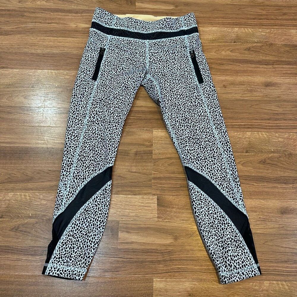 Lululemon Inspire Tight II Leggings Miss Mosaic White and Black | Women Size 8